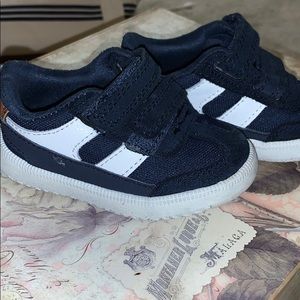 Toddler boy sneaker